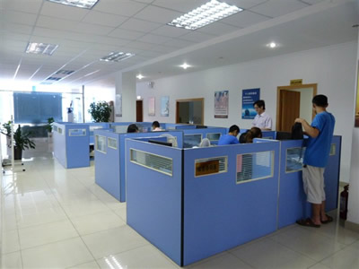 工作人員忙碌中